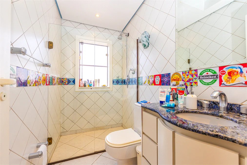 Casa à venda com 4 quartos, sendo 3 suítes, em Interlagos, São Paulo, SP