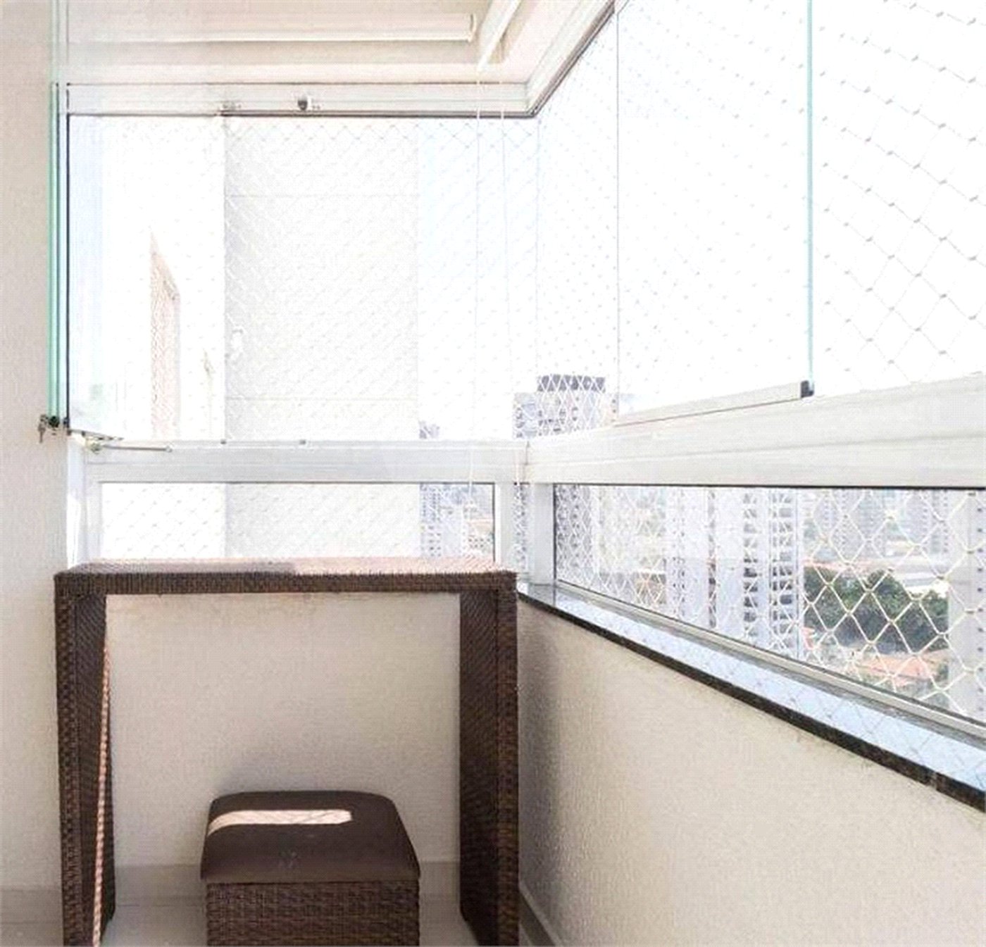 Apartamento Condominio Clube em Pinheiros com 90 m² Útil com 3 dormitórios sendo 1 suíte com 1 Vagas