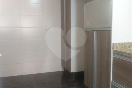 Apartamento à venda com 2 suítes em Guilhermina, Praia Grande, SP