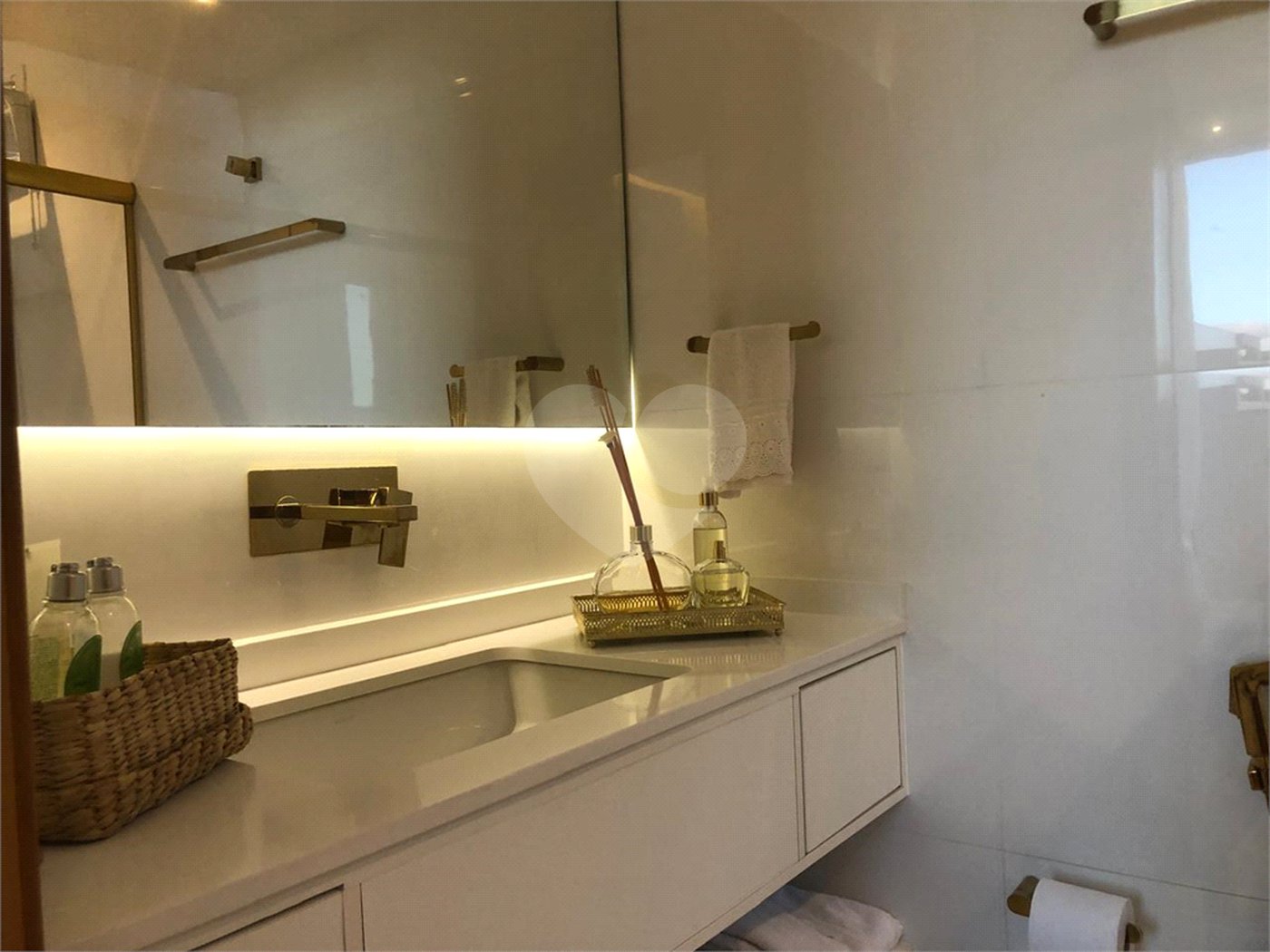 Casa à venda com 3 suítes em Jandira, Jandira, SP