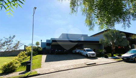 Casa à venda com 3 suítes no condomínio Saint Patrick, Sorocaba - SP