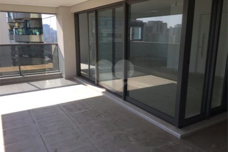 Apartamento à venda com 3 suítes em Campo Belo, São Paulo, SP