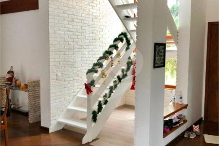 Casa à venda com 3 suítes no condomínio Vila Austríaca, Campos do Jordão - SP