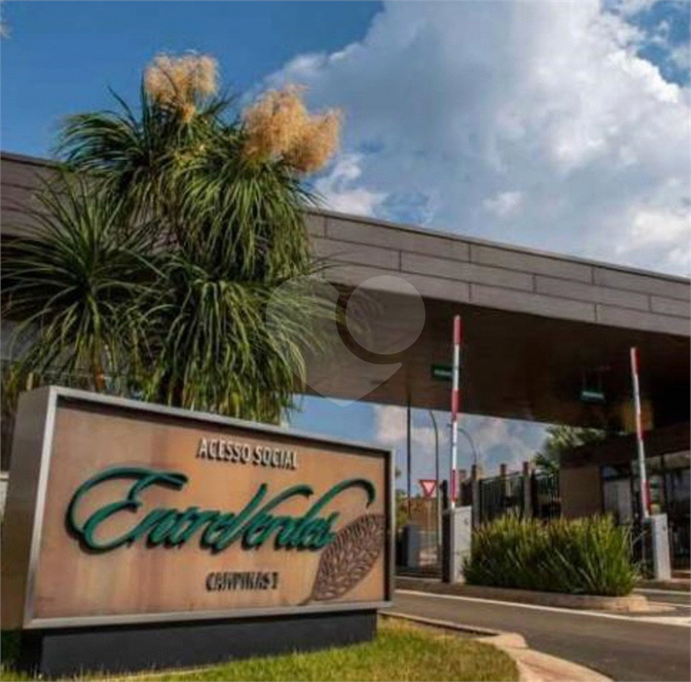 Casa à venda com 5 suítes no condomínio Residencial Entreverdes, Campinas - SP