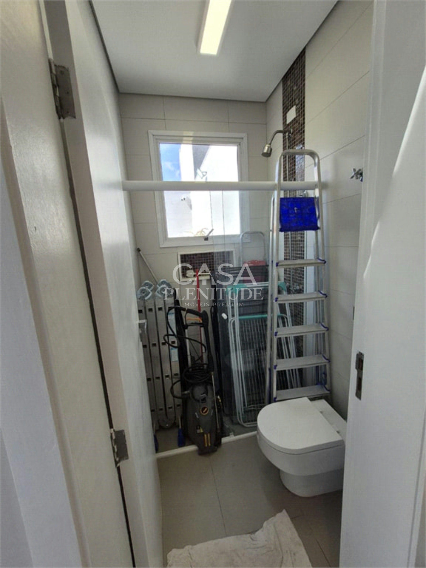 Casa em condomínio à venda com 4 quartos, sendo 3 suítes, em Iporanga, Sorocaba, SP