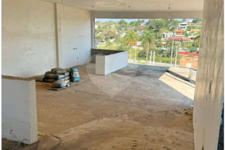 Sobrado à venda com 4 suítes em Jardim Centenário, Atibaia, SP