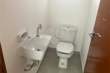 Sobrado à venda com 3 quartos, sendo 1 suíte,  em Jardim Alzira, São Paulo, SP