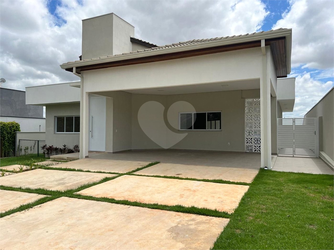 Casa à venda com 3 suítes no condomínio Palmeiras Imperiais, Salto - SP