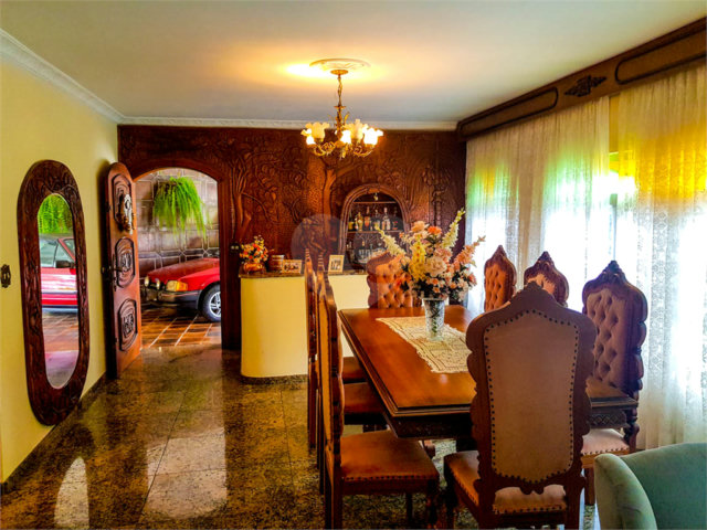 Sobrado à venda com 4 quartos, sendo 2 suítes,  em Santana, São Paulo, SP