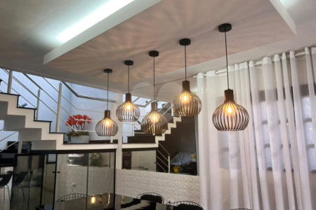 Sobrado à venda com 3 quartos, sendo 1 suíte,  em Jardim Modelo, Suzano, SP