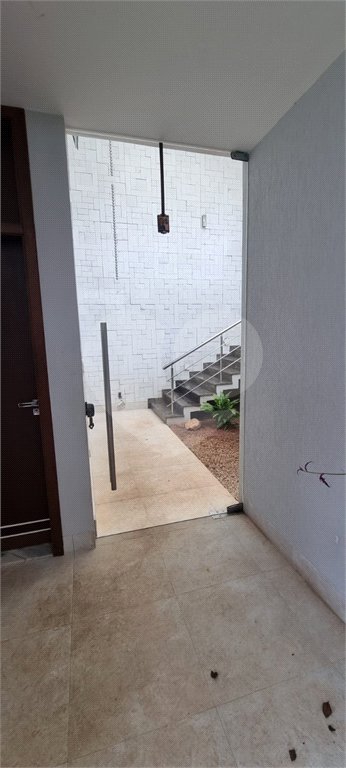 Casa à venda com 5 quartos, sendo 2 suítes, no condomínio Swiss Park, São Bernardo do Campo - SP