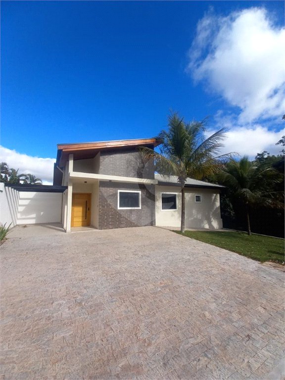 Casa à venda com 4 suítes no condomínio Estância Marambaia, Vinhedo - SP