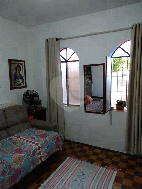 Sobrado à venda com 3 quartos em Jardim Regina, São Paulo, SP