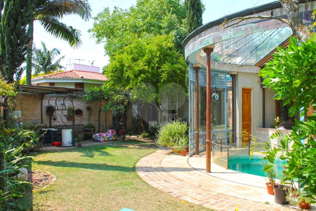 Sobrado à venda com 7 quartos, sendo 5 suítes, em Alto da Boa Vista, São Paulo, SP