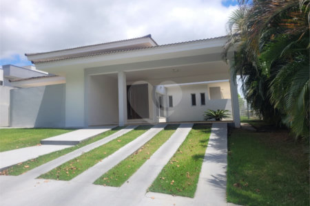 Casa à venda com 3 suítes no condomínio Village Saint Charbel, Araçoiaba da Serra - SP