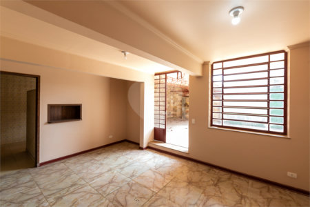 Casa à venda com 4 quartos, sendo 2 suítes, em Perdizes, São Paulo, SP