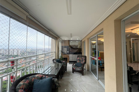 Apartamento à venda com 4 quartos, sendo 3 suítes, em Vila Augusta, Guarulhos, SP