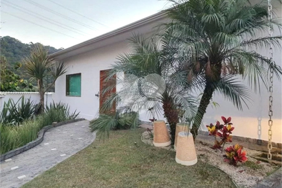 Casa à venda ou para alugar com 4 suítes no condomínio Parque Imperial da Cantareira, Mairiporã - SP