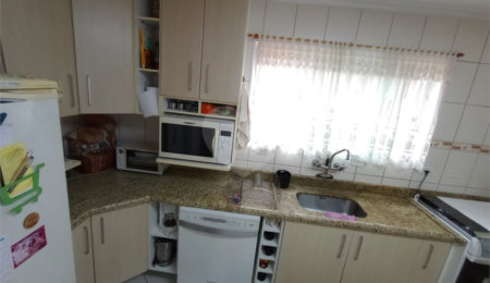 Sobrado à venda com 4 quartos, sendo 1 suíte,  em Jardim Prudência, São Paulo, SP