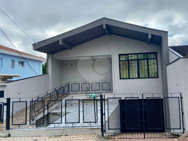 Casa à venda com 3 quartos, sendo 2 suítes,  em Vila Paulicéia, São Paulo, SP