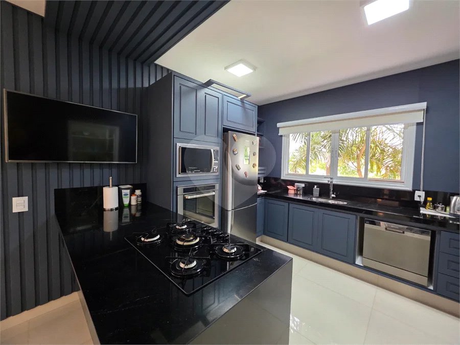 Casa à venda com 3 quartos, sendo 1 suíte,  no condomínio Santa Isabel I, Louveira - SP