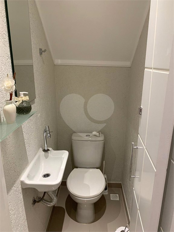 Sobrado à venda com 3 quartos, sendo 1 suíte,  em Vila Gumercindo, São Paulo, SP