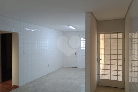 Casa à venda com 4 quartos, sendo 1 suíte, em Vila Rosa, Itapetininga, SP