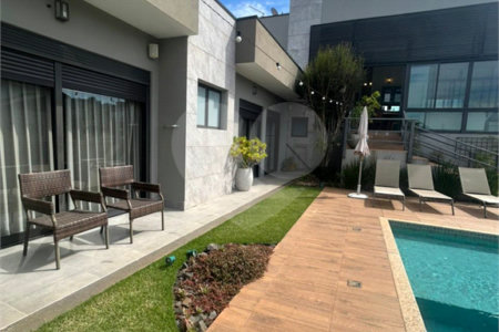 Casa à venda com 3 suítes no condomínio Campo de Toscana, Vinhedo - SP