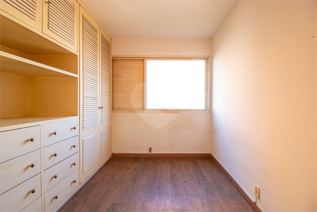 Apartamento à venda com 3 quartos, sendo 1 suíte, em Campo Belo, São Paulo, SP