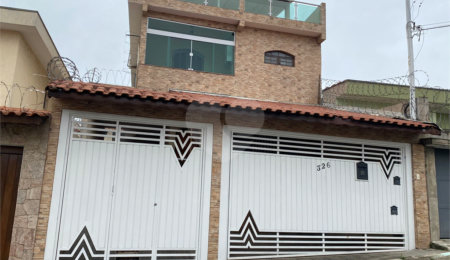 Sobrado à venda com 4 quartos, sendo 2 suítes,  em Vila Gustavo, São Paulo, SP