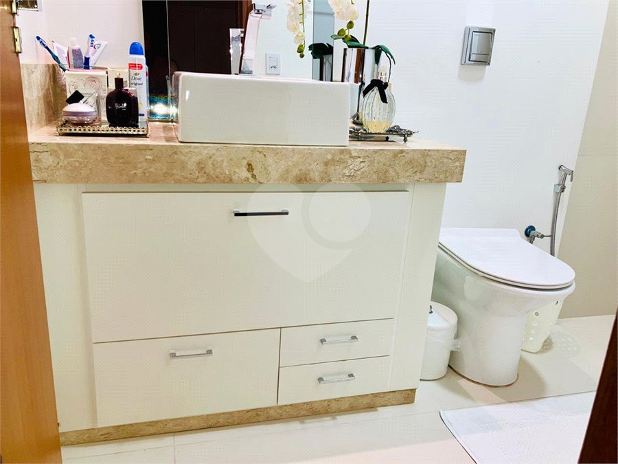 Casa à venda com 3 quartos, sendo 1 suíte, no condomínio Residencial Macaúba, Rondonópolis - MT