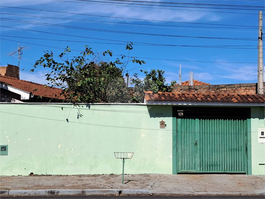 Casa à venda com 3 quartos em Vila Vieira (vila Xavier), Araraquara, SP