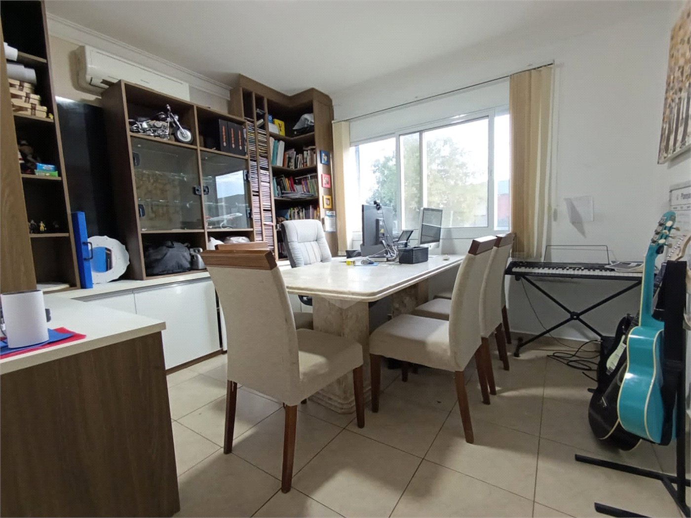 Casa à venda com 4 quartos, sendo 1 suíte, no condomínio Jardim Reserva Bom Viver de Indaiatuba, Indaiatuba - SP