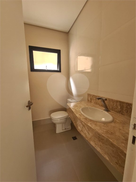 Casa à venda com 3 suítes no condomínio Loteamento Recanto dos Paturis, Vinhedo - SP