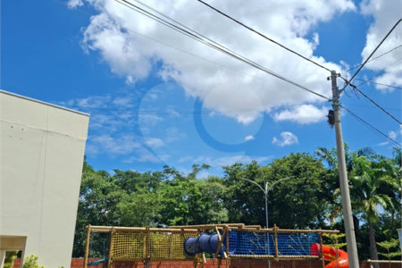 Indaiatuba - Condominio Viena - Terreno com 250 ms - sendo 10 ms de frente por 25,00 ms de fundos - área de lazer completa com academia, churrasqueira, piscina para adultos e crianças, playground e salão de festas.Segurança 24 horas -. Venha conhecer essa incrível oportunidade! R$ 420.000,00