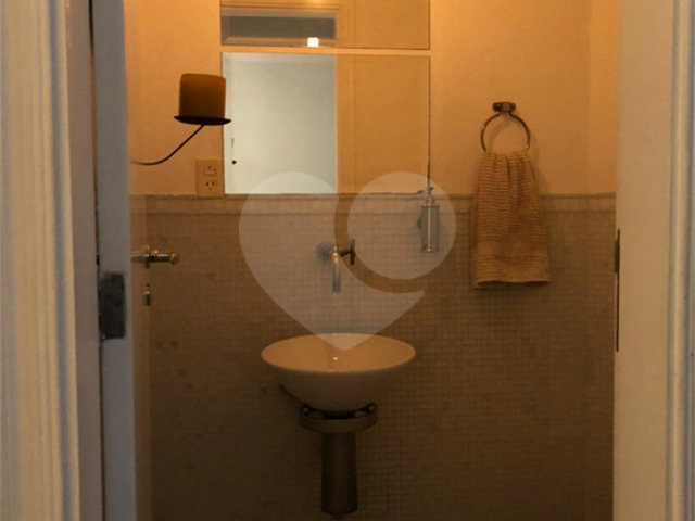 Casa à venda com 4 quartos, sendo 2 suítes,  no condomínio Lake Louise, São Paulo - SP