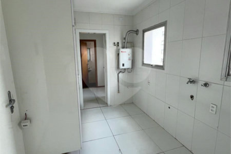 Apartamento à venda com 3 suítes em Aclimação, São Paulo, SP
