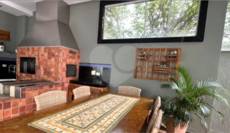 Casa à venda com 4 quartos, sendo 3 suítes,  no condomínio Vila das Flores, São Paulo - SP