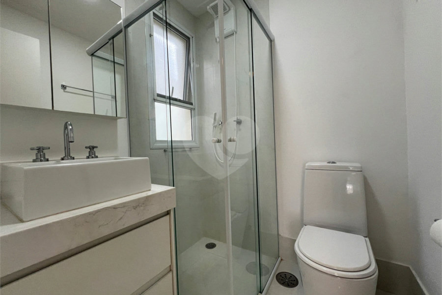 Casa à venda com 4 quartos, sendo 3 suítes,  no condomínio Domus, São Paulo - SP
