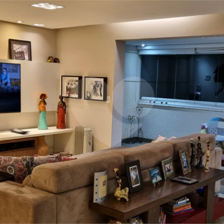 Apartamento à venda com 3 suítes em Jardim Londrina, São Paulo, SP