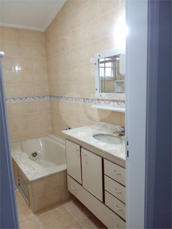 Sobrado à venda ou para alugar com 3 quartos, sendo 1 suíte, no Centro, Salto, SP