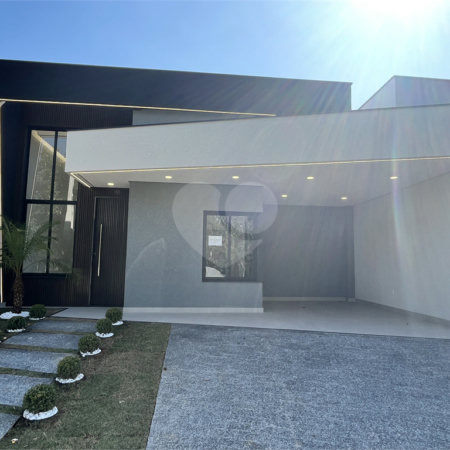 Casa à venda com 3 quartos, sendo 1 suíte, no condomínio Terras de São Francisco, Sorocaba - SP