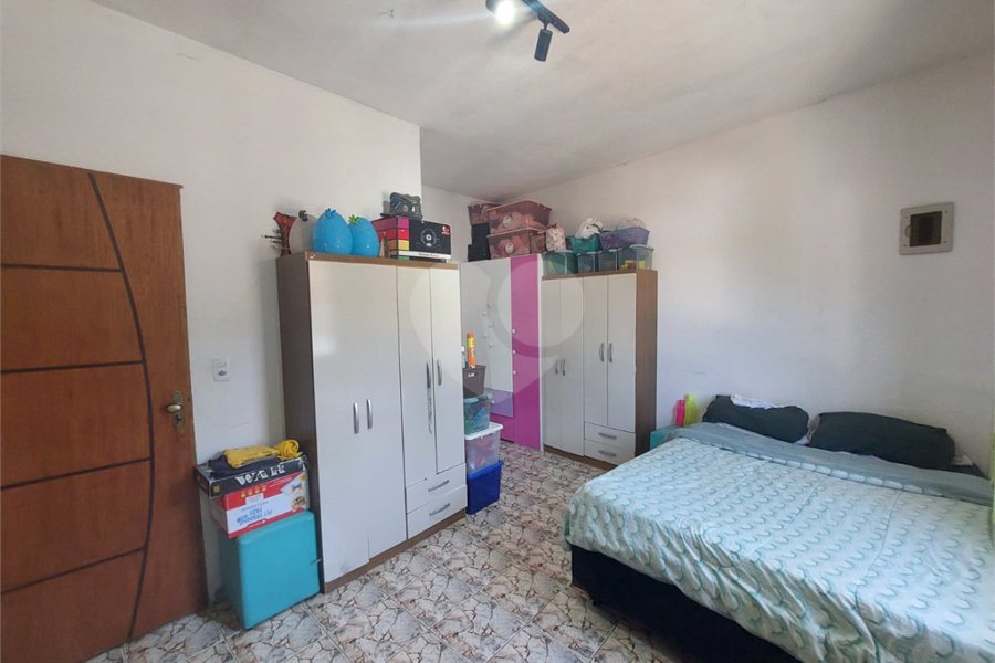 Sobrado à venda com 4 quartos em Vila Clarice, São Paulo, SP