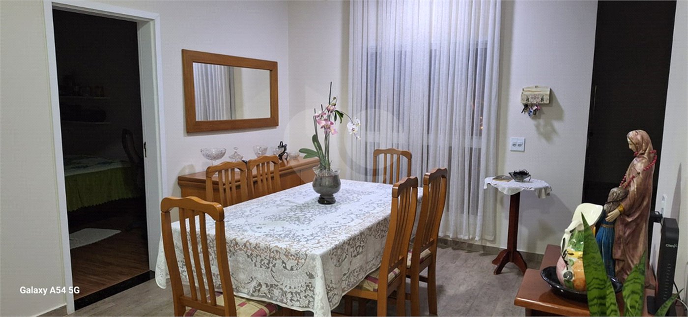 Casa à venda com 4 quartos, sendo 2 suítes, no condomínio Saint Patrick, Sorocaba - SP