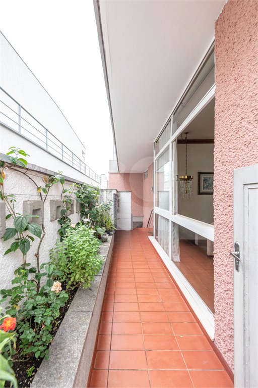 Casa Térrea à venda com 7 quartos, sendo 1 suíte, em Santana, São Paulo, SP