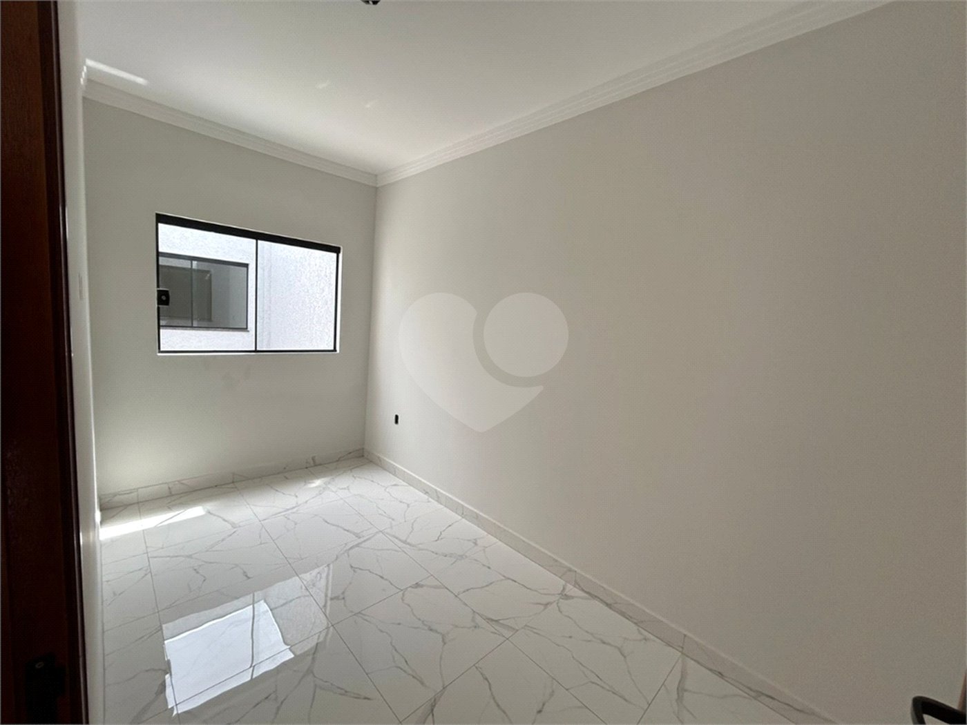 Casa de Vila à venda com 2 quartos, sendo 1 suíte, em Vila Nova Sorocaba, Sorocaba, SP