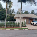 Casa à venda com 4 suítes no condomínio Shambala I, Atibaia - SP