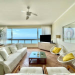 Apartamento Residencial à venda, Pitangueiras, Guarujá - AP0768.
