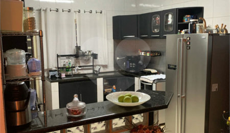 Sobrado à venda com 2 quartos no Centro, Três Lagoas, MS