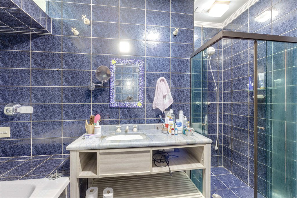 Sobrado à venda com 4 quartos, sendo 1 suíte, em Alto da Boa Vista, São Paulo, SP